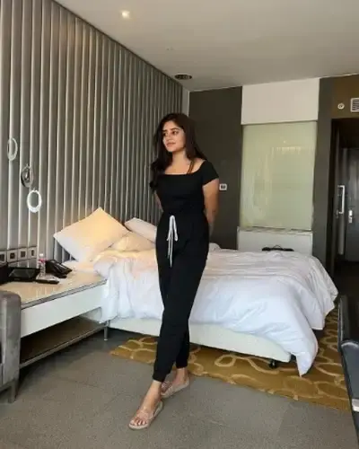 Call Girls Model Town Cash On Delivery