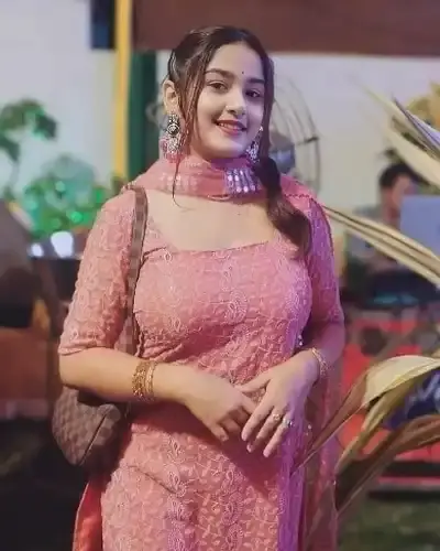 Call Girls Model Town Cash On Delivery